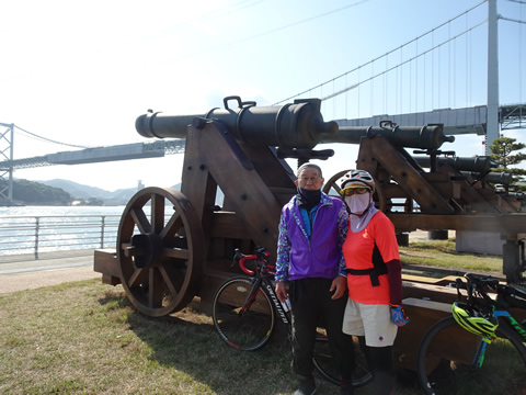 みもすそ川公園の大砲