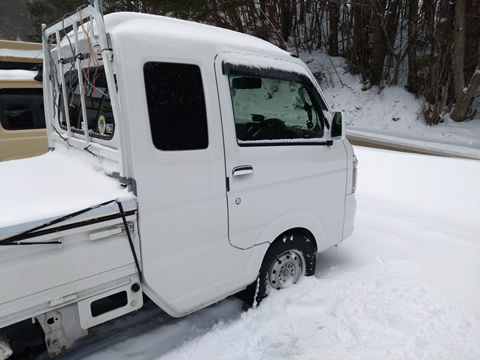 帰りの駐車場の車