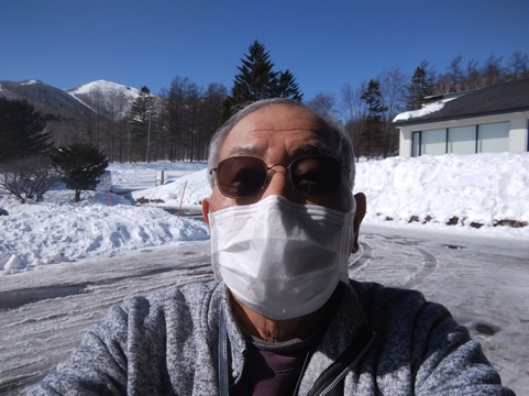 ホテル入り口前