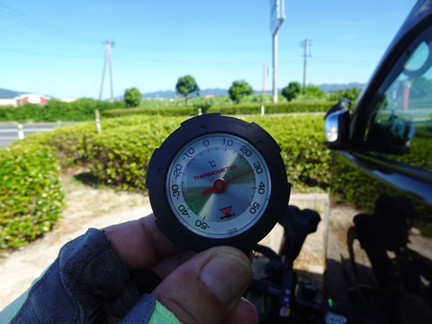 今日は暑くもう30度位になってます