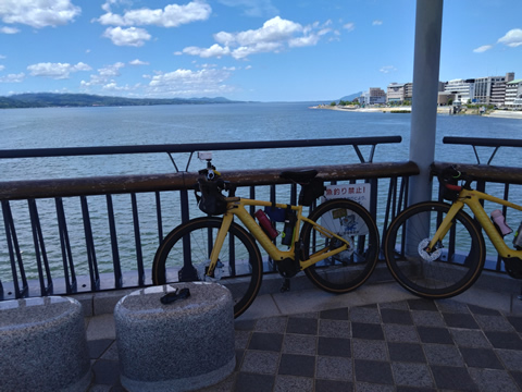 宍道湖をバックにパシャ！！ここで無線しました