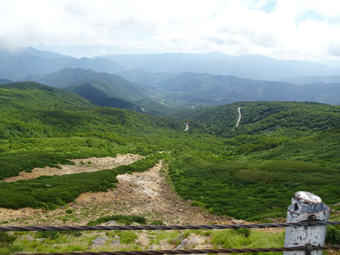 少し霞んでいますが遠くの山々良く見えました。