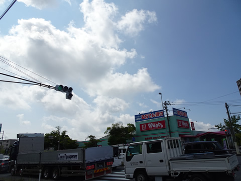 晴れて雨雲は消えてました。1時間早く出れば？