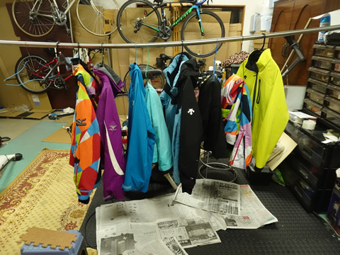 クリーニング終えて乾かしてます