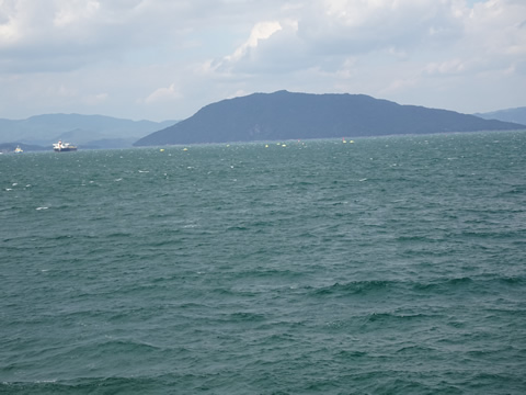 海は白波でした