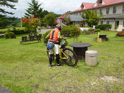 時間が来たので4周で修了でした。泥がはねたので掃除中！