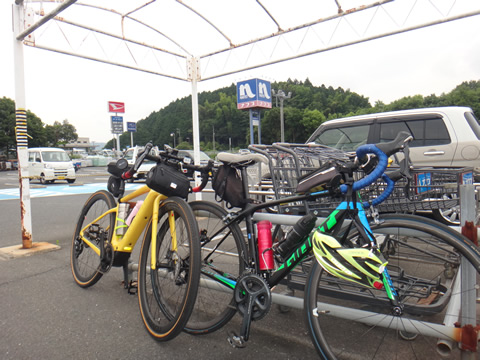 生野屋のナフコで小休止