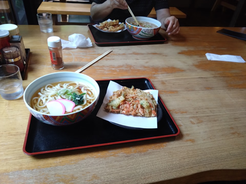 ひらゆの森で昼食と温泉でした