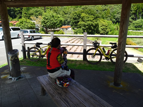 暑くなったので長めの休憩でした