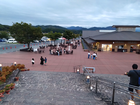 まだまだ人は多いようでした