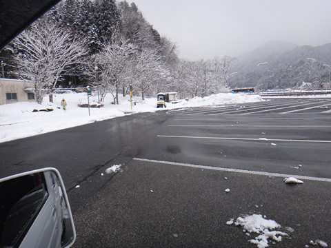 帰りのＰＡは良く除雪されていました