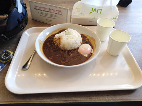 カフェ＆レストラン　スノーマンで昼食