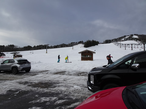 駐車場からゲレンデ