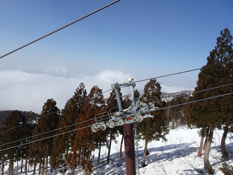 遠くの山が見えてきました