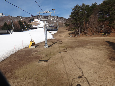 トリプルリフトの下