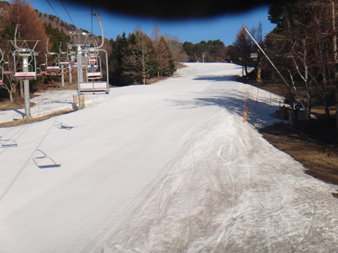 始発のリフトからです